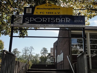 Eingang zur Ernst-Reuter-Sportanlage in Mönchengladbach