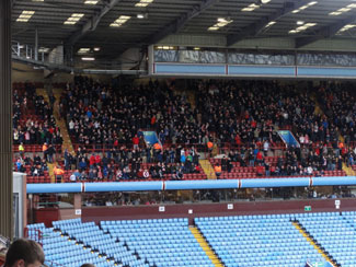 Fans von Stoke City bei Aston Villa