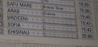 Anzeigetafel am Bahnhof in Bukarest