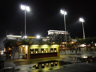 Lockhart Stadium bei Nacht