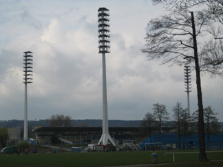 Flutlichtmasten im Ernst-Abbe-Sportfeld in Jena