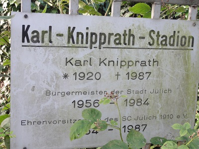Eingang zum Karl-Knipprath-Stadion