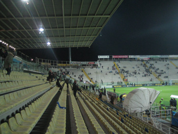Haupttribne im Stadio Ennio Tardini in Parma