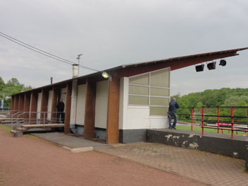 Haupttribüne im Hermann-Neuberger-Stadion von Röchling Völklingen