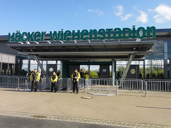 Eingang zum Hcker-Wiehenstadion