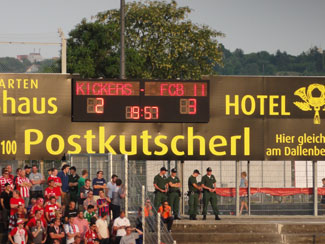 Anzeigetafel bei den Würzburger Kickers